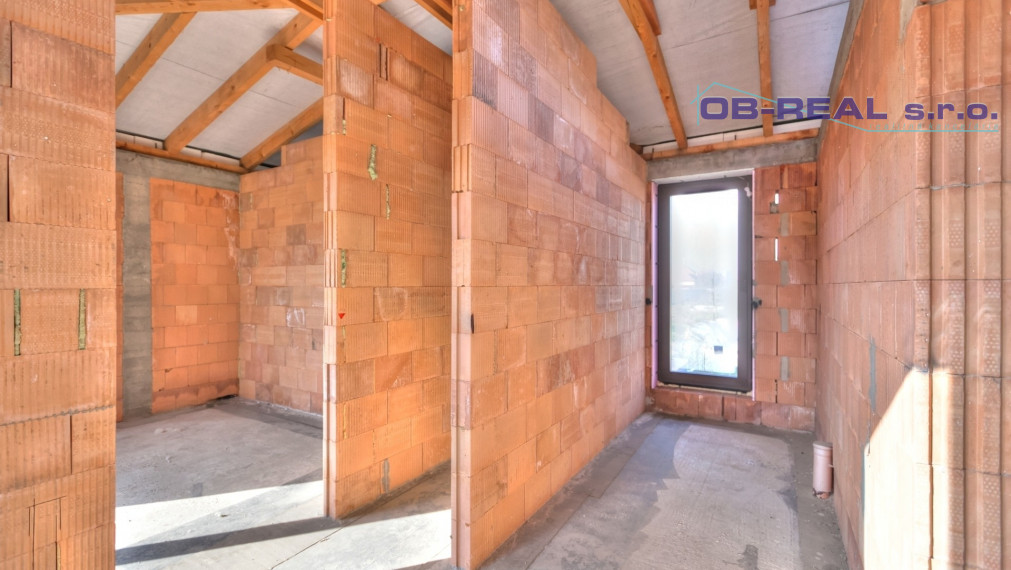 Ponúkame na predaj luxusnú novostavbu 5izb RD 322m2, pozemok 2738m2, 3-garáž 60m2, bazén 45m2