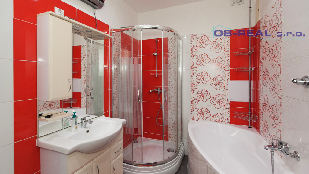 REZERVOVANÝ - Predaj 4izb č.reknštr. bytu 120m2 na 2/4p. tehlovej bytovky