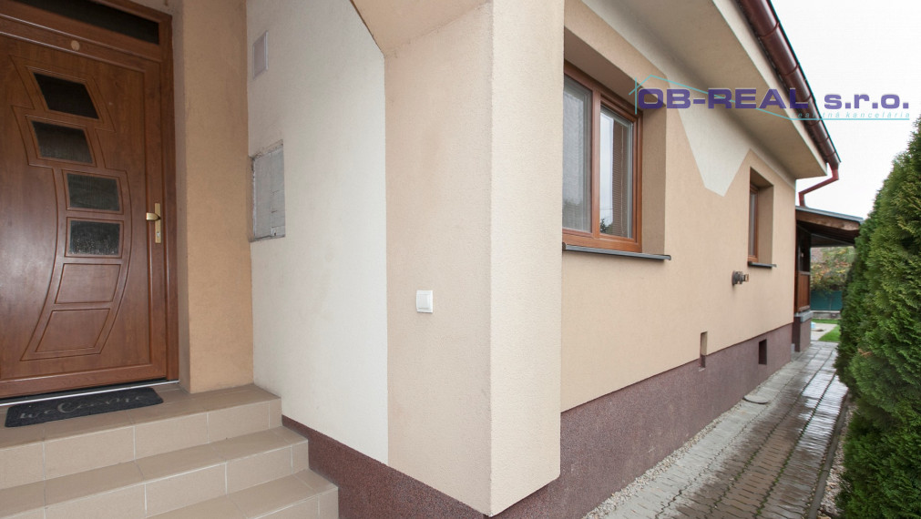 REZERVOVANÝ - Predaj rekonštruovaného 3izb RD 161m2 Garáž, prístrešok, dielňa, bazén