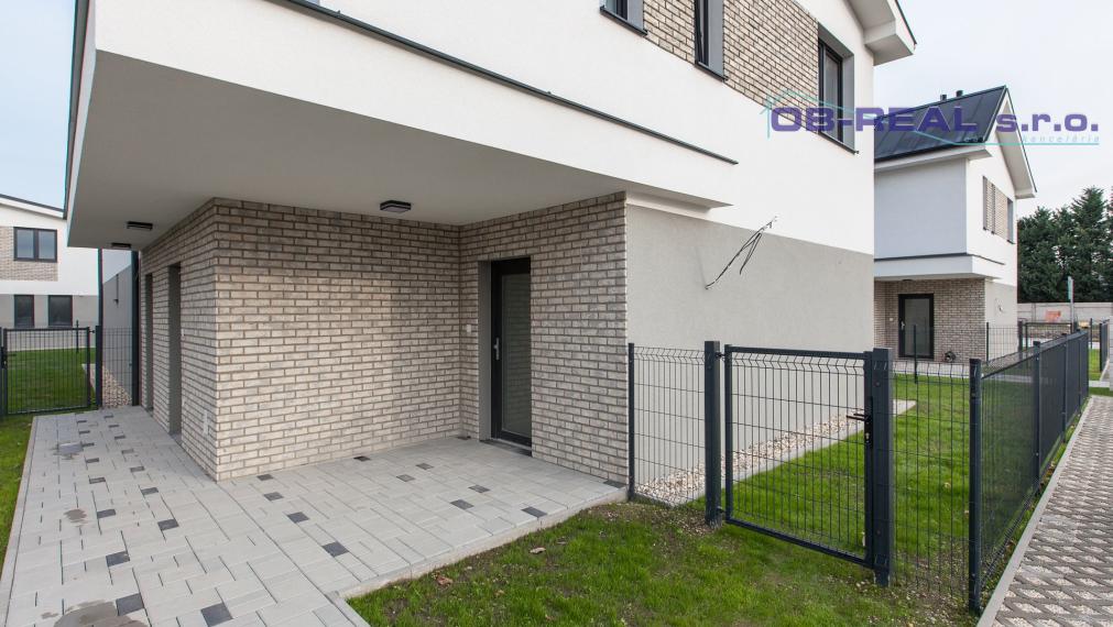 REZERVOVANE_D2D1_Predaj 3izb holobytu 80m2 MEZONET (1NP+2NP)_1xP_Pozemok