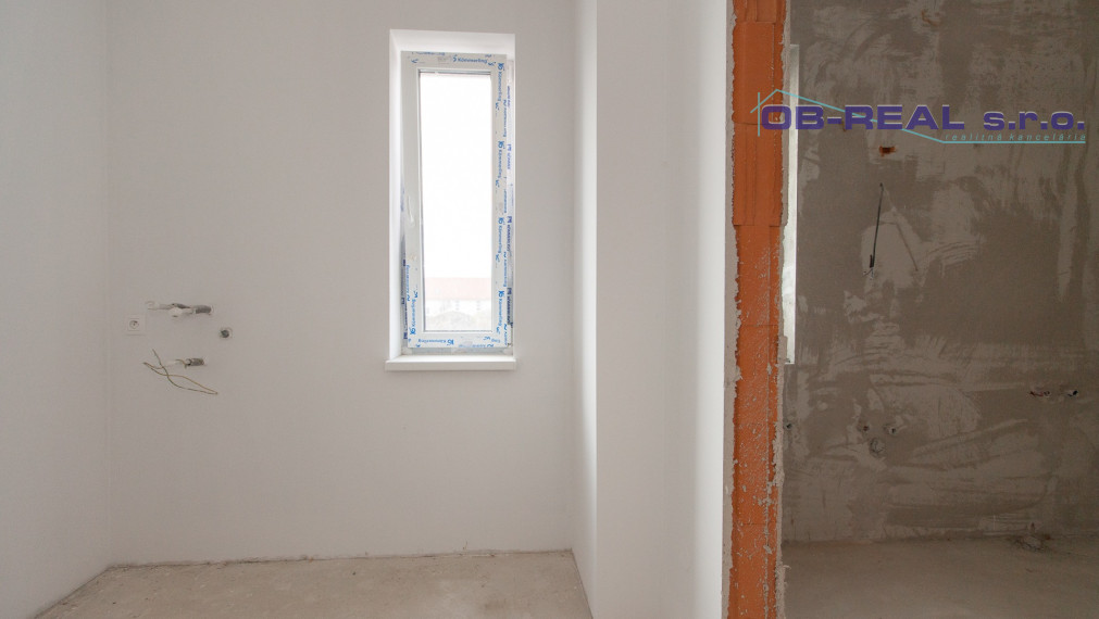 REZERVOVANE_D2D1_Predaj 3izb holobytu 80m2 MEZONET (1NP+2NP)_1xP_Pozemok