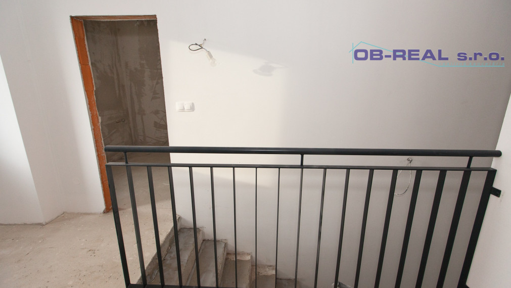 REZERVOVANE_D2D1_Predaj 3izb holobytu 80m2 MEZONET (1NP+2NP)_1xP_Pozemok