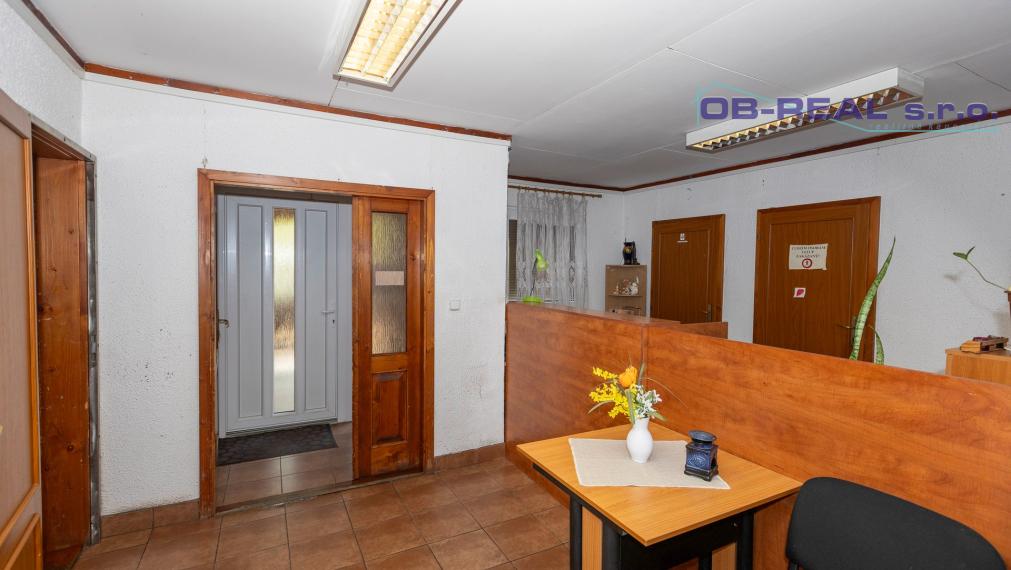 Predaj trojpodlažnej administratívnej budovy v Galante