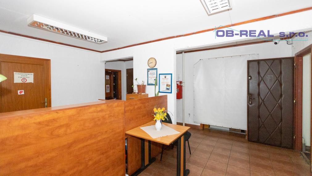 Predaj trojpodlažnej administratívnej budovy v Galante