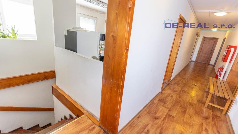 Predaj trojpodlažnej administratívnej budovy v Galante