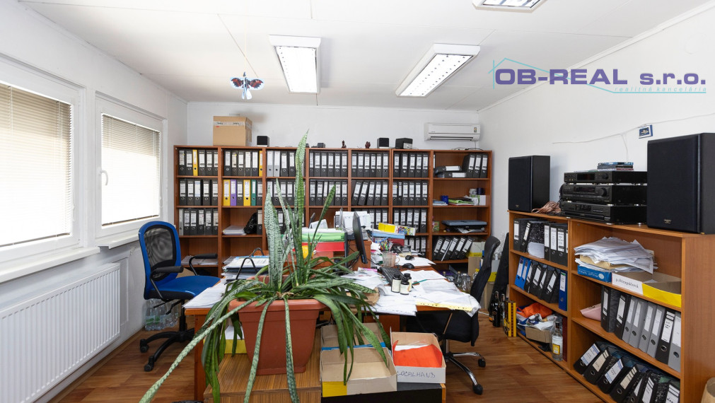 Predaj trojpodlažnej administratívnej budovy v Galante