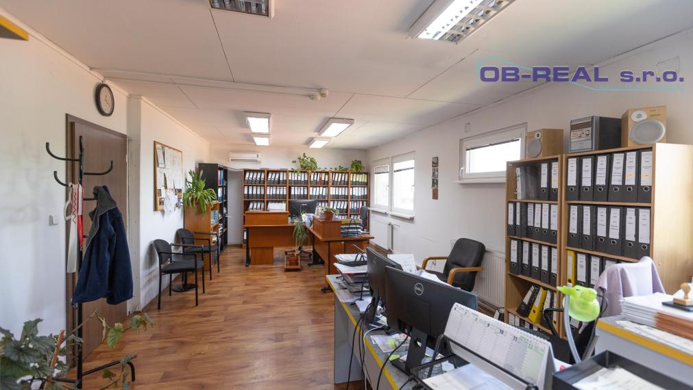 Predaj trojpodlažnej administratívnej budovy v Galante