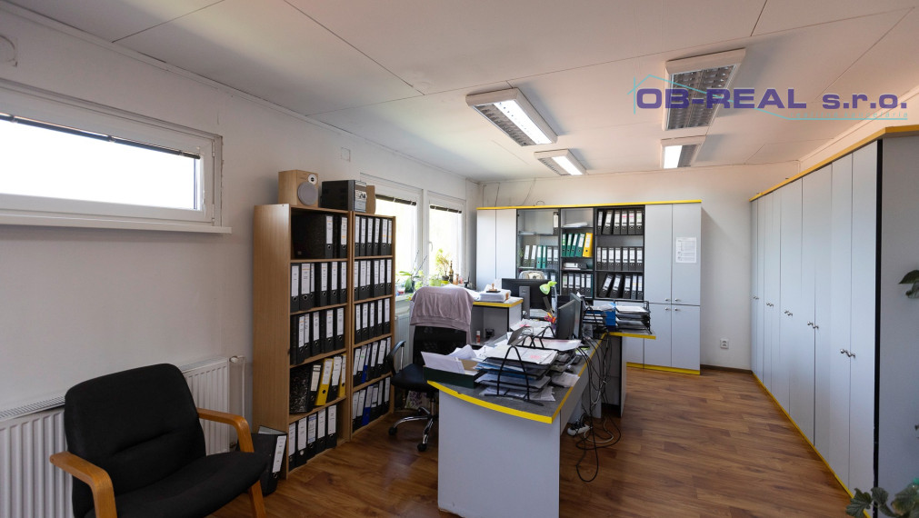 Predaj trojpodlažnej administratívnej budovy v Galante