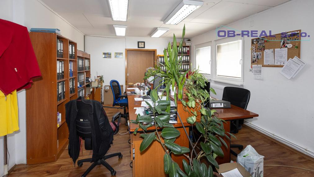 Predaj trojpodlažnej administratívnej budovy v Galante