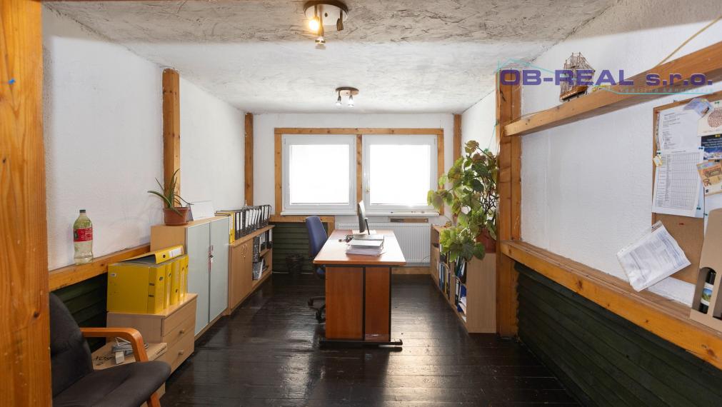 Predaj trojpodlažnej administratívnej budovy v Galante