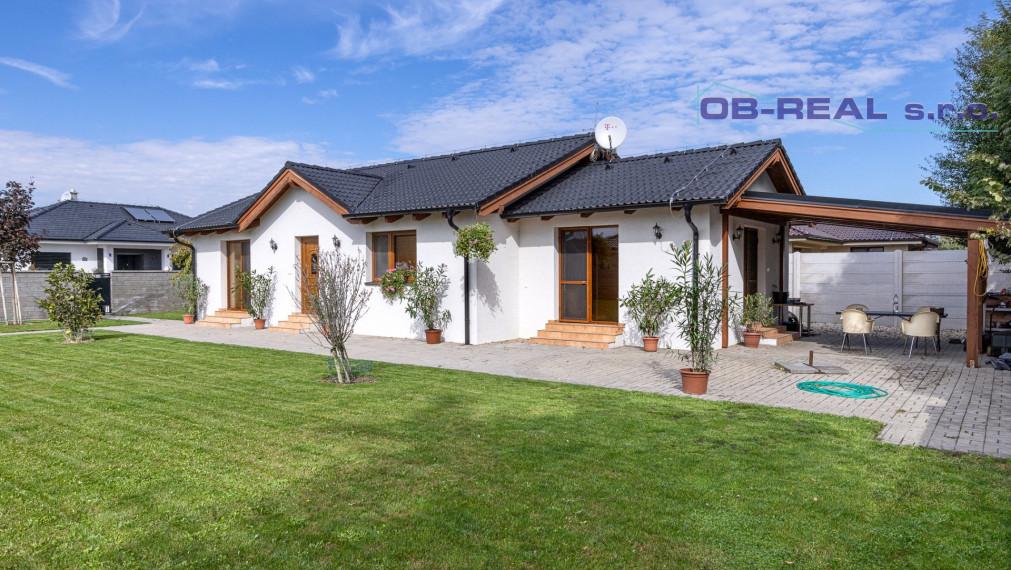 REZERVOVANÉ - Predaj 4izb RD 143m2 pozemok 809m2, terasa, prístrešok pre 2 autá