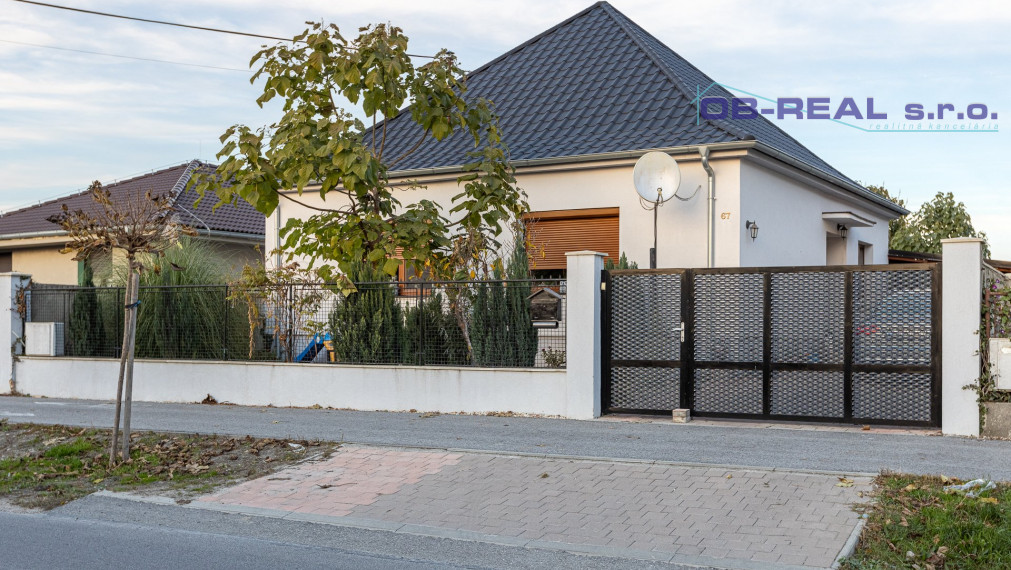 REZERVOVANÝ - Predaj rekonštr. 4izb RD 189m2, 2xkúpeľňa, pozemok 1295m2