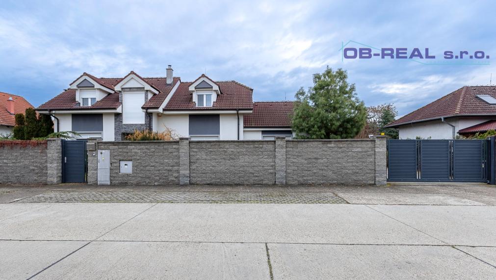 Predaj 8izb RD pozemok 1710m2 top lokalita Sládkovičova.