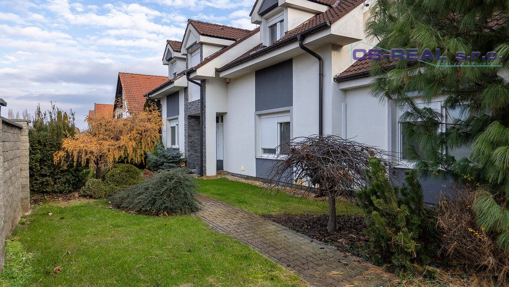 Predaj 8izb RD pozemok 1710m2 top lokalita Sládkovičova.