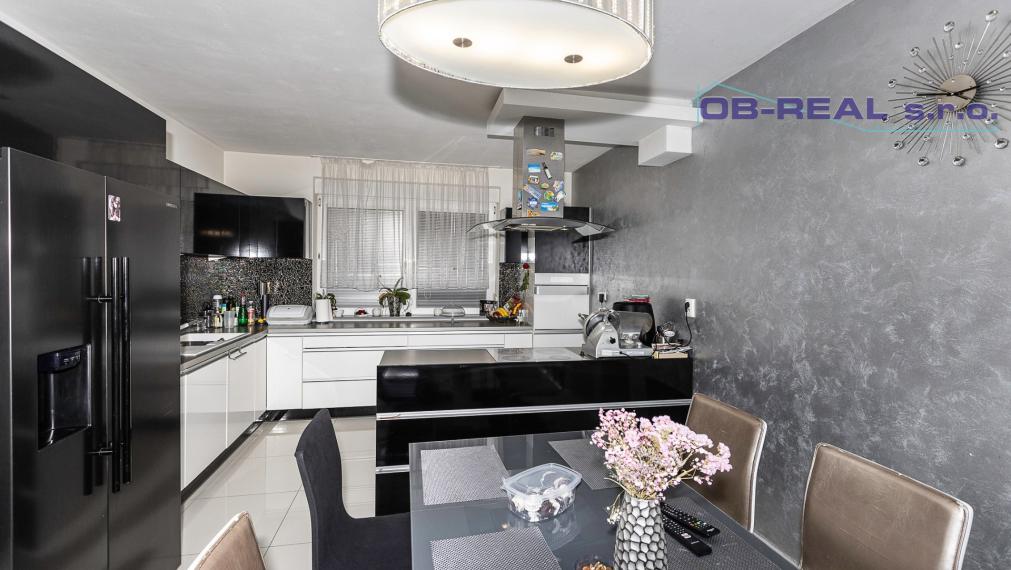 Predaj 8izb RD pozemok 1710m2 top lokalita Sládkovičova.