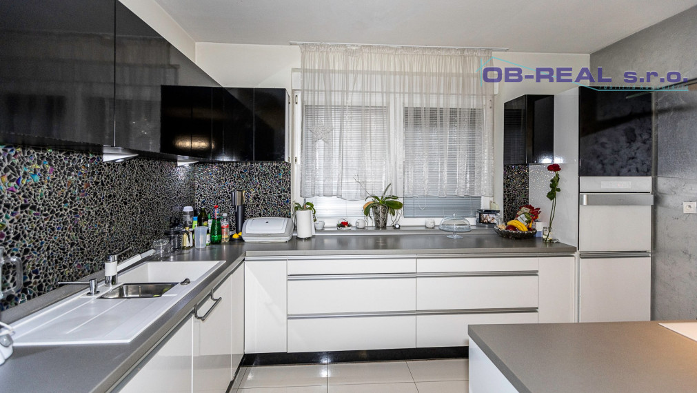 Predaj 8izb RD pozemok 1710m2 top lokalita Sládkovičova.