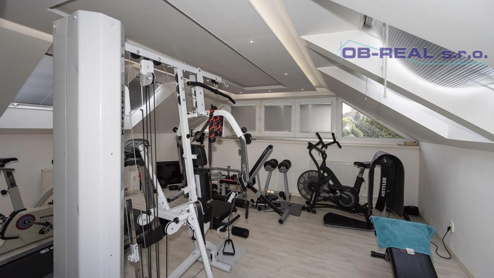 Predaj 8izb RD pozemok 1710m2 top lokalita Sládkovičova.