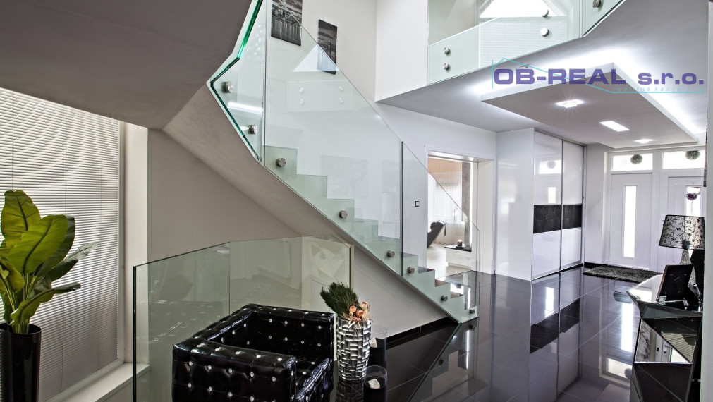 Predaj 8izb RD pozemok 1710m2 top lokalita Sládkovičova.