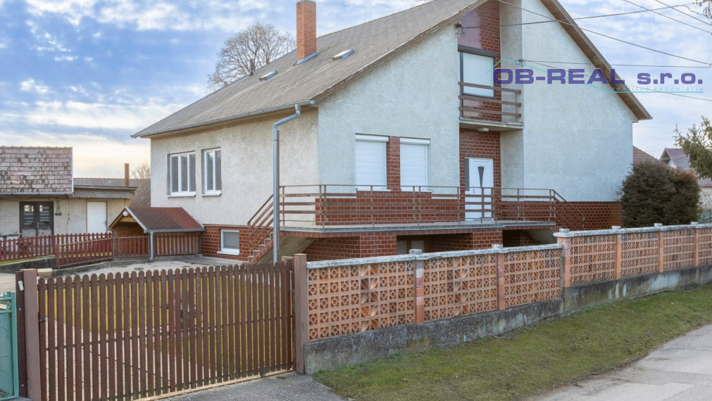 REZERVOVANÝ - Predaj 6izb RD 263m2. Oplotený pozemok 1227m2. Predajom voľný