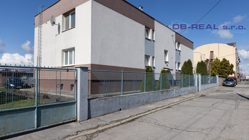 Predaj 2izb bytu 57m2, 2x pivnica, tehlová zateplená bytovka+garáž na dvore