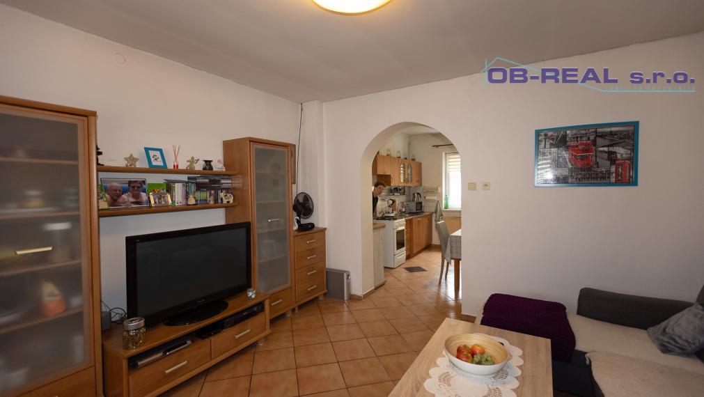 Predaj rekonštr. 3izb RD 90m2 tehla, nová strecha, pozemok 1772m2