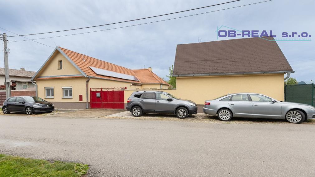 REZERVOVANÉ - Predaj reknštr.5izb RD 191m2 pozemok 2854m2 v obci Váhovce
