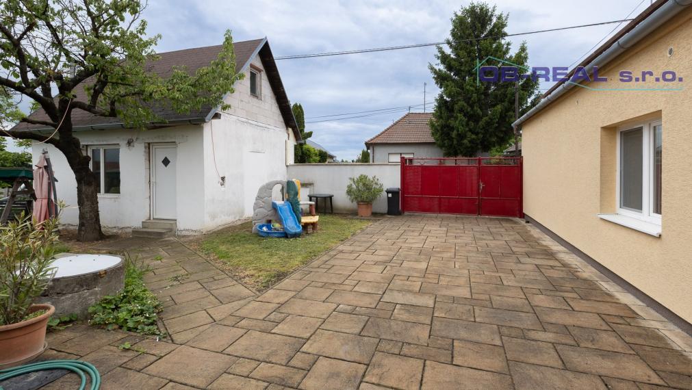 REZERVOVANÉ - Predaj reknštr.5izb RD 191m2 pozemok 2854m2 v obci Váhovce