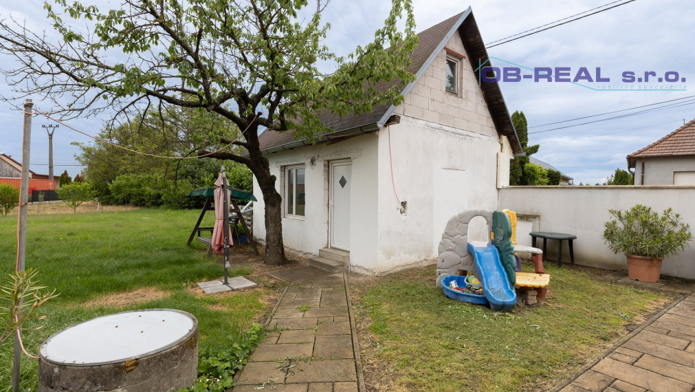 REZERVOVANÉ - Predaj reknštr.5izb RD 191m2 pozemok 2854m2 v obci Váhovce