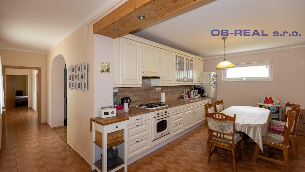 REZERVOVANÉ - Predaj reknštr.5izb RD 191m2 pozemok 2854m2 v obci Váhovce