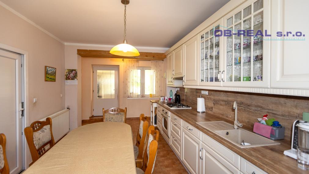 REZERVOVANÉ - Predaj reknštr.5izb RD 191m2 pozemok 2854m2 v obci Váhovce