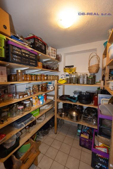 REZERVOVANÉ - Predaj reknštr.5izb RD 191m2 pozemok 2854m2 v obci Váhovce