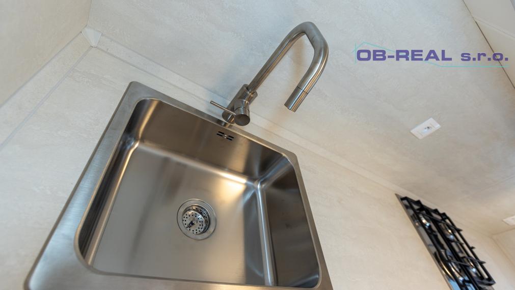 Predaj kompletne rekonštr. 2izb bytu 62m2 na zvýš. prízemí