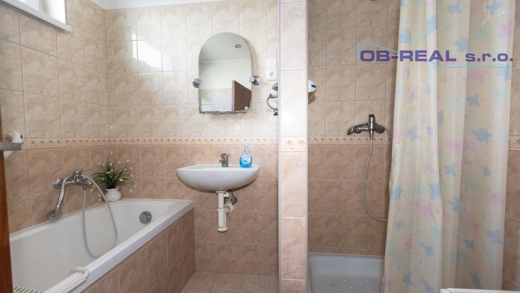 REZERVOVANÉ - Predaj 4izb trojpodlažného rod. domu 191m2 pozemok 400m2