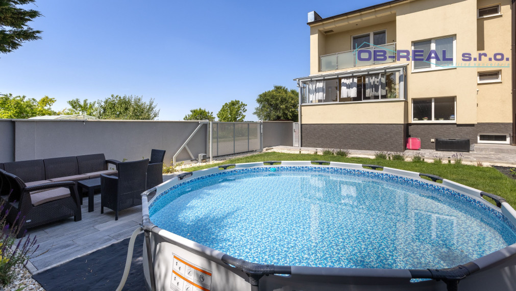 REZERVOVANÉ-Predaj rekonštr. 5izb RD 240m2, parková úprava, pozemok 198m2