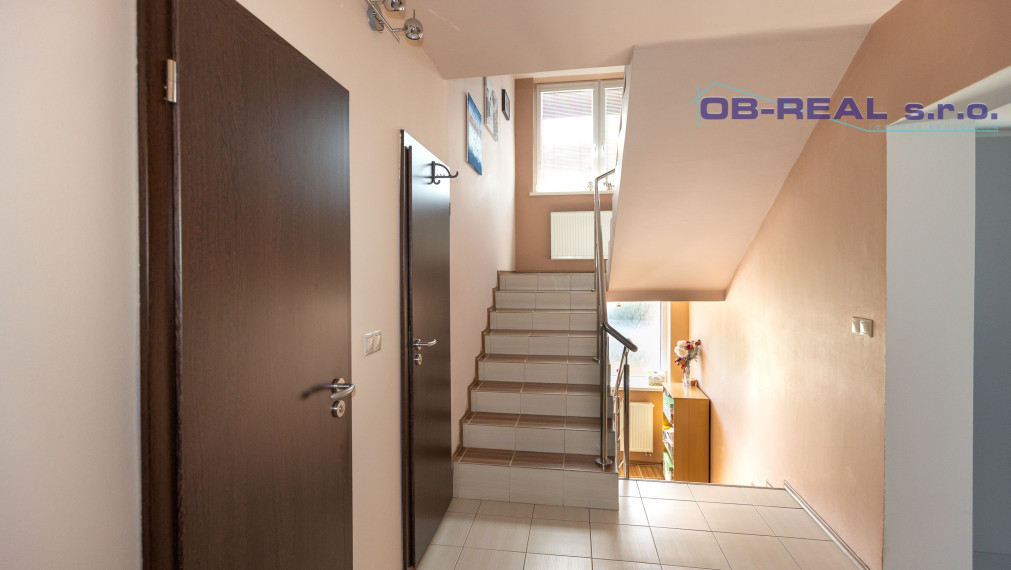 REZERVOVANÉ-Predaj rekonštr. 5izb RD 240m2, parková úprava, pozemok 198m2