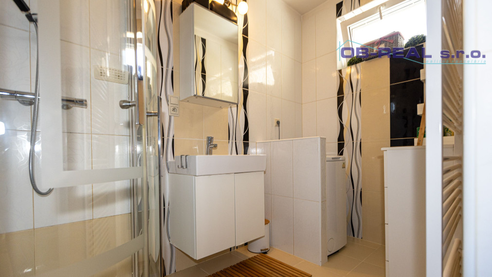 REZERVOVANÉ-Predaj rekonštr. 5izb RD 240m2, parková úprava, pozemok 198m2