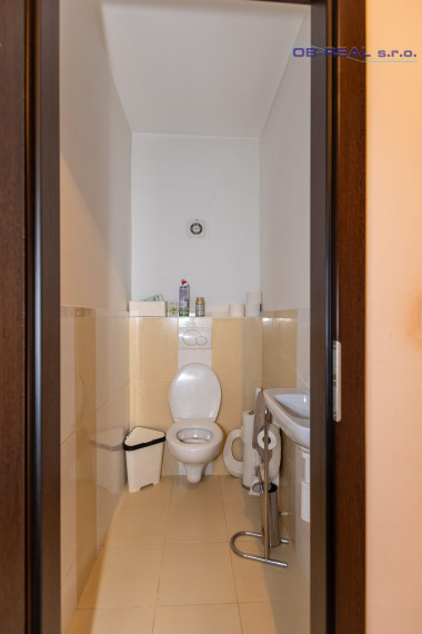 REZERVOVANÉ-Predaj rekonštr. 5izb RD 240m2, parková úprava, pozemok 198m2