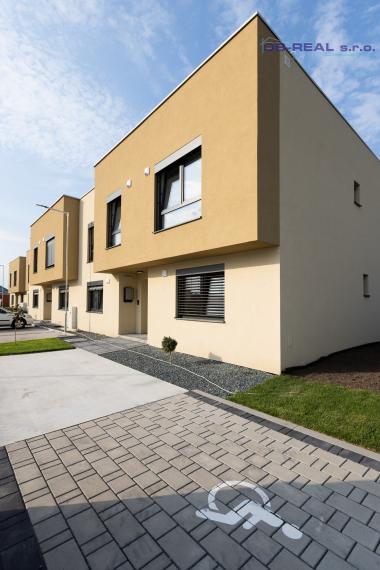 AKCIA zľava 5000,- eur! Predaj 2izb Skolaudovaných bytov s terasou a pozemkom v novovybudovanej lokalite Oriešky - Zátišie v Sládkovičove