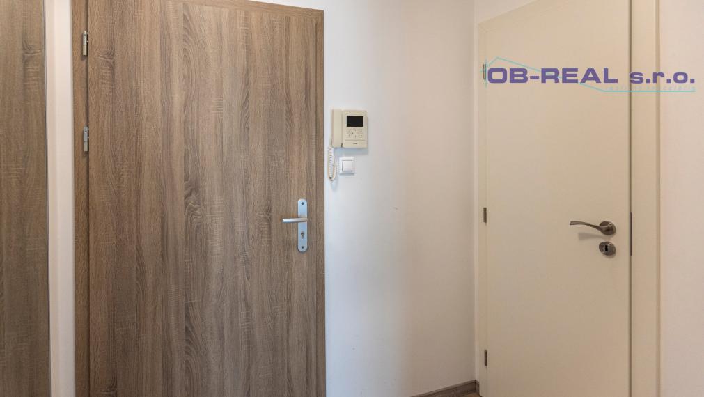 Prenájom moderného 2izb bytu 54m2, zariadený, 1x parkovanie