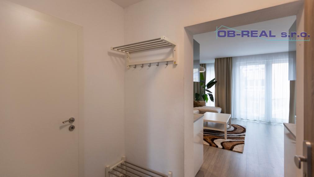 Prenájom moderného 2izb bytu 54m2, zariadený, 1x parkovanie