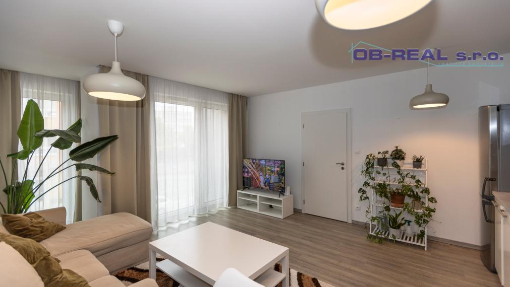 Prenájom moderného 2izb bytu 54m2, zariadený, 1x parkovanie