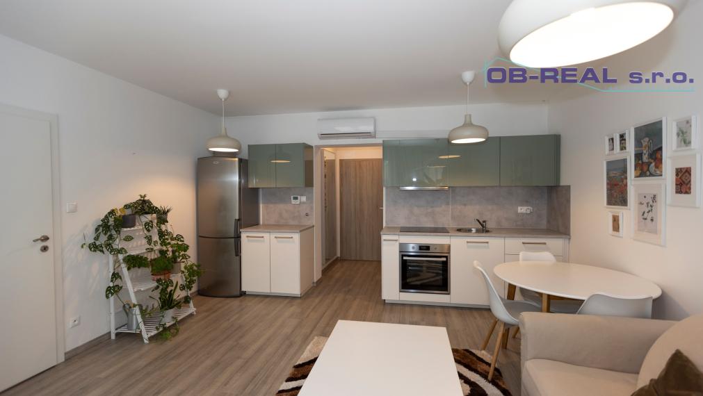 Prenájom moderného 2izb bytu 54m2, zariadený, 1x parkovanie