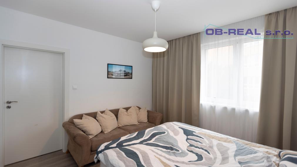 Prenájom moderného 2izb bytu 54m2, zariadený, 1x parkovanie