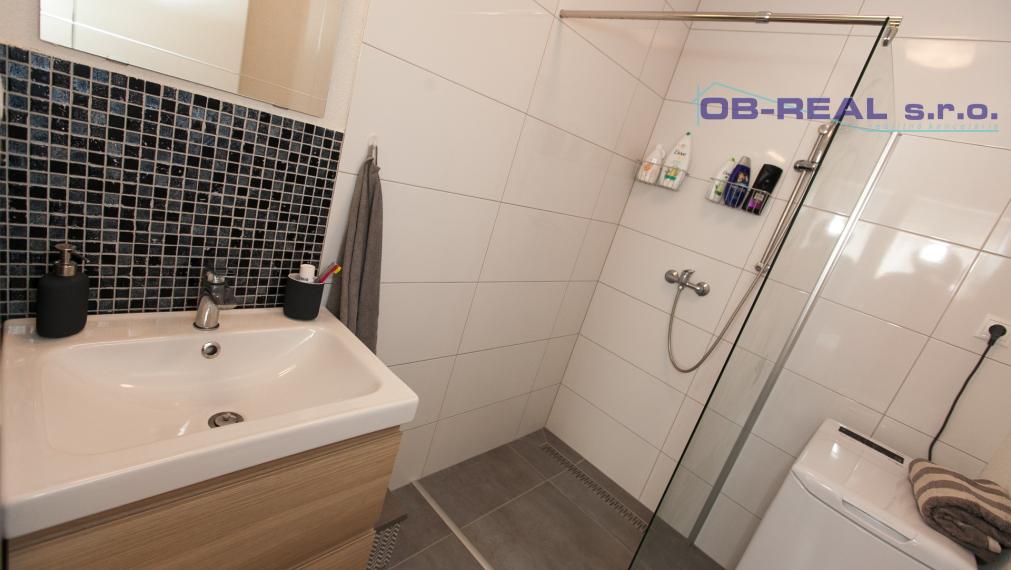 Prenájom moderného 2izb bytu 54m2, zariadený, 1x parkovanie