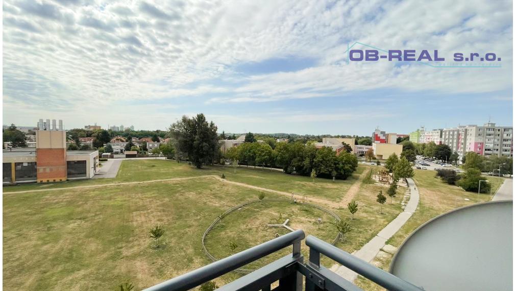 Veľký 3-izbový byt 87,7 m2 v Galante na PREDAJ!