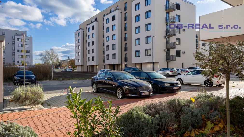 Prenajmeme zariadený 2izb byt 54,3+2,1m2, 3posch. novostavba - GA West M - Ihneď voľný