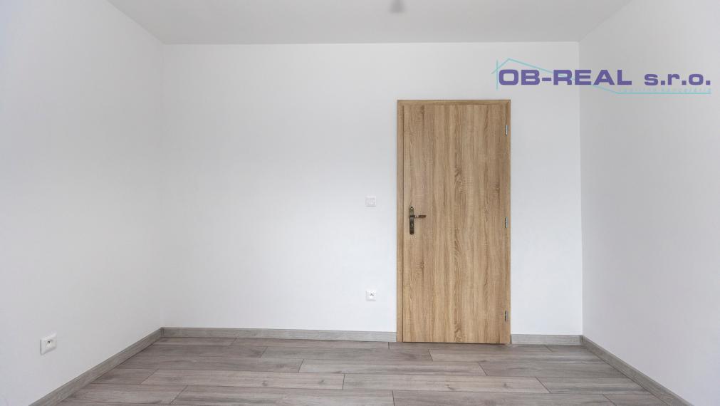 Predaj kompletne rekonštr. 3izb bytu na 1. z 12. posch. v centre Galanty