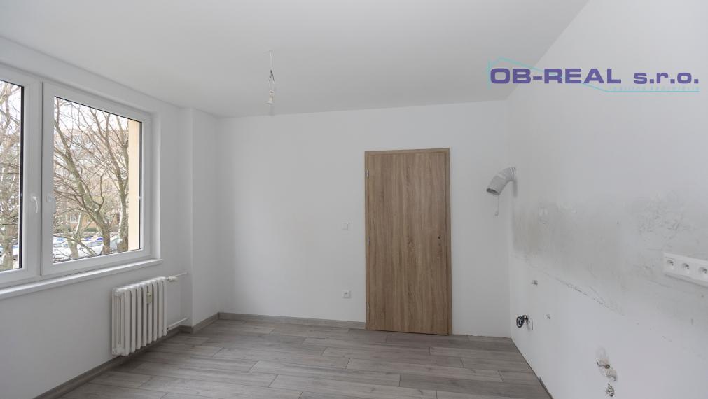 Predaj kompletne rekonštr. 3izb bytu na 1. z 12. posch. v centre Galanty