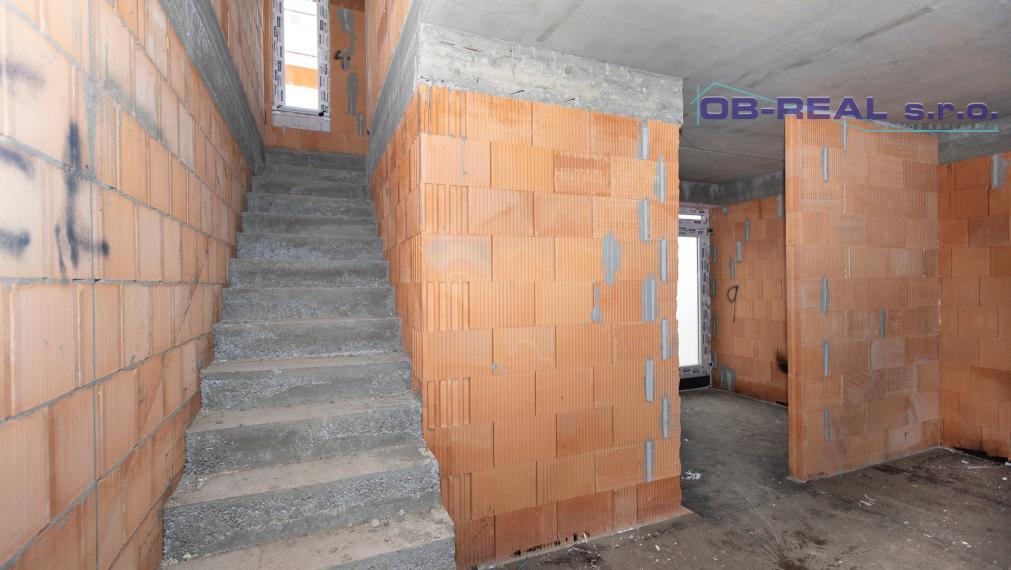 Predaj moderného 4izb holobytu 118m2 v dvojdome v Topoľnici. Pozemok 229m2