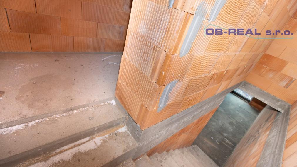 Predaj moderného 4izb holobytu 118m2 v dvojdome v Topoľnici. Pozemok 229m2